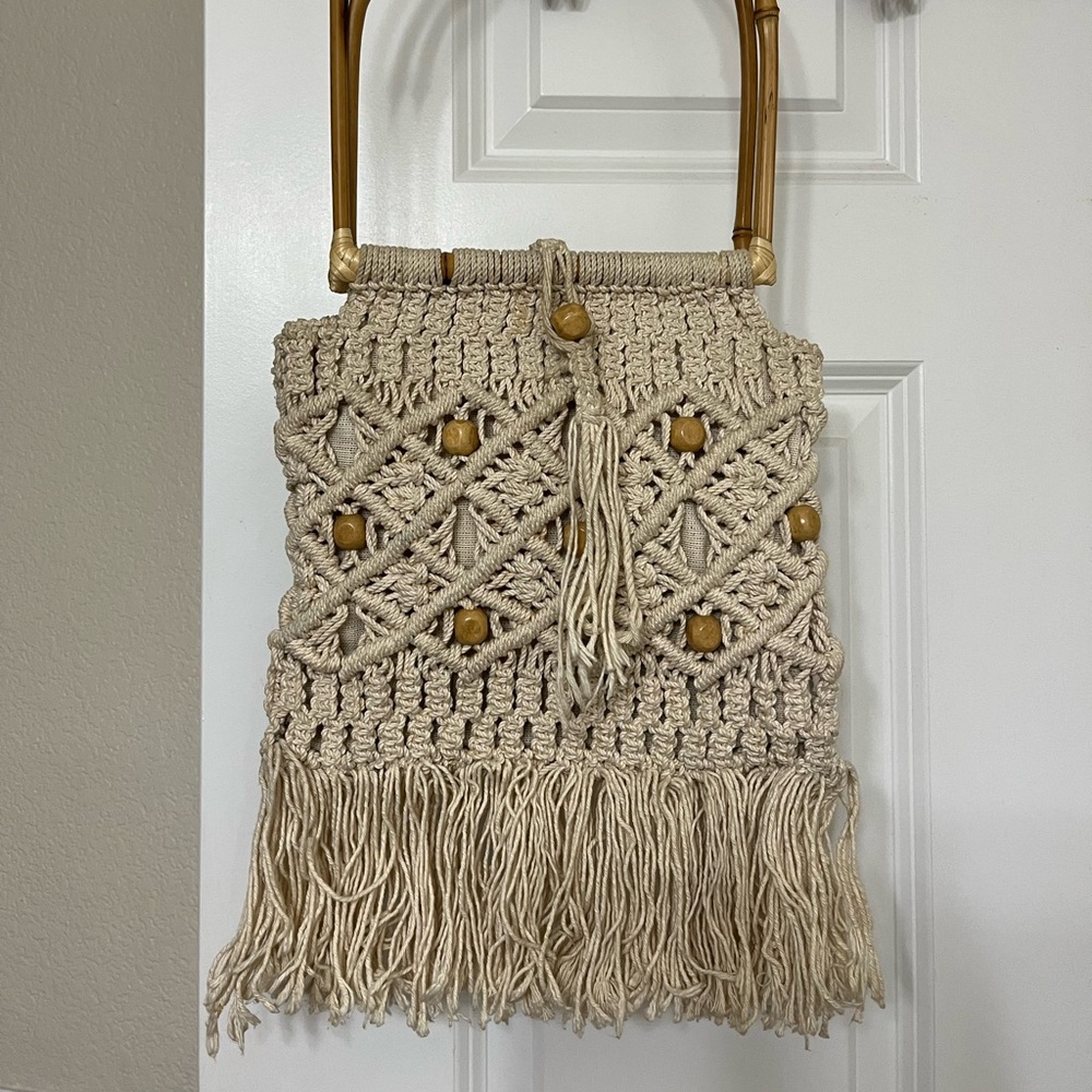 Handmade macrame handbag. Made in Colombia